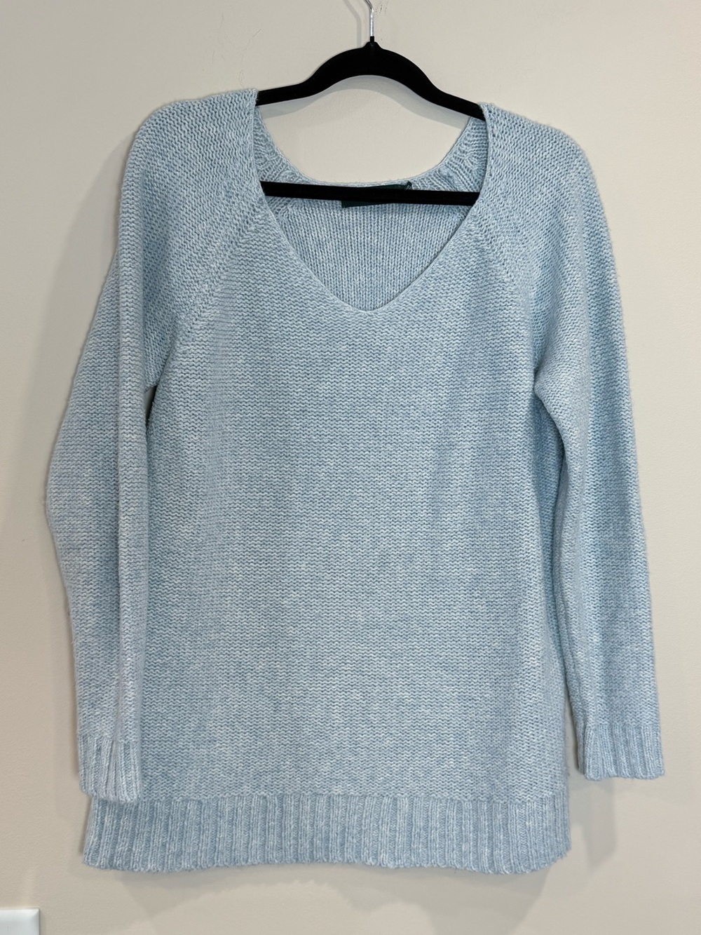 🔥Ralph Lauren Women’s Light Blue V-Neck Sweater Size L EUC🔥